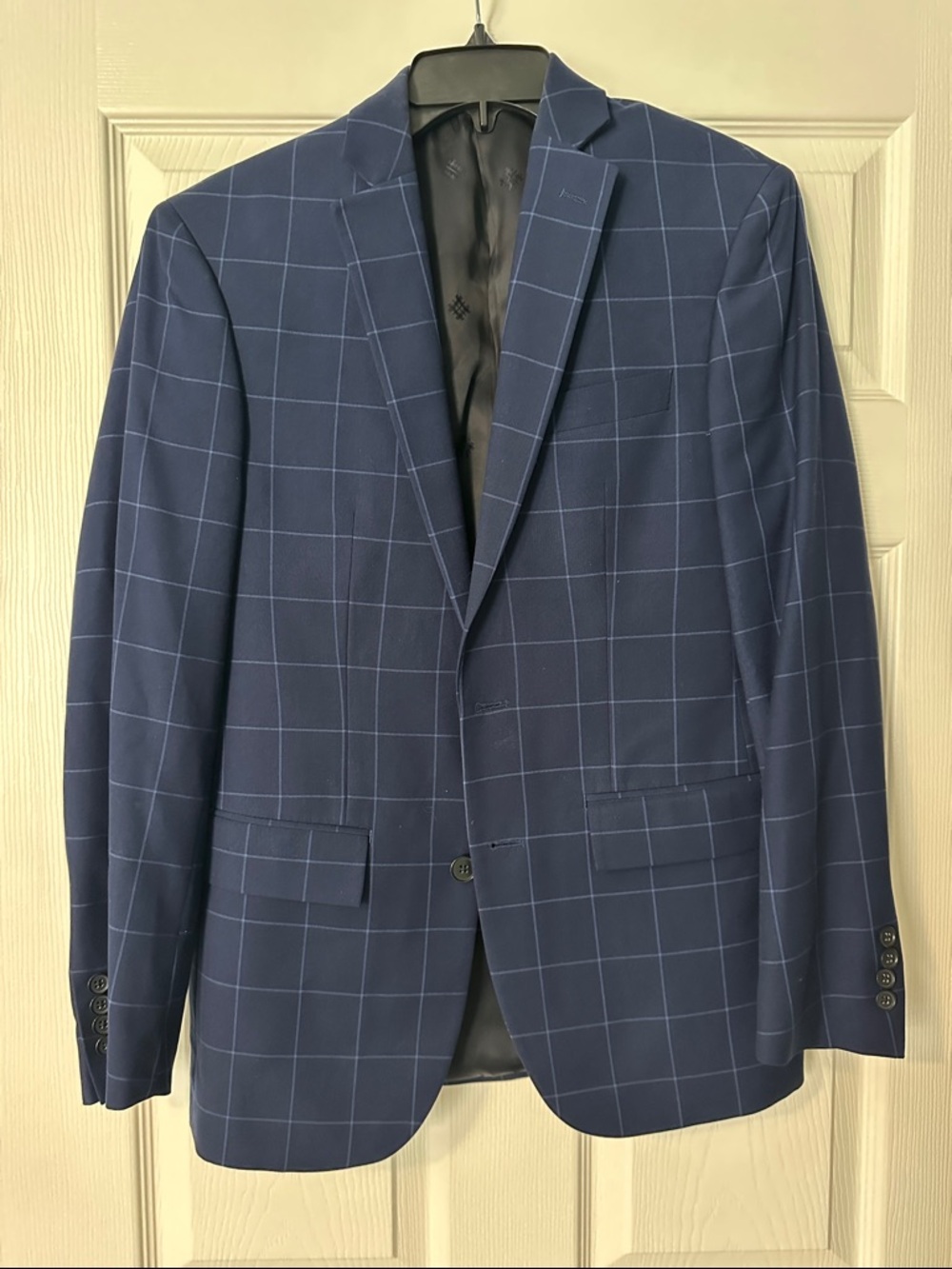 Men’s blue blazer
